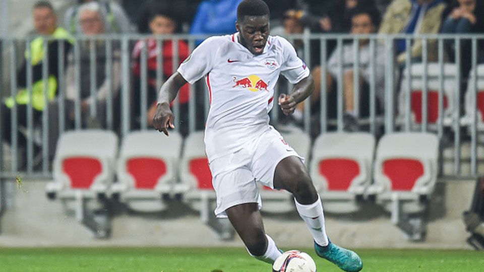 Bek muda RB Leipzig, Dayot Upamecano, akan menjadi pembelian perdana pelatih Arsenal, Mikel Arteta, di Liga Inggris 2019-2020. Copyright: © Alexandre Dimou/Icon Sport via Getty Images